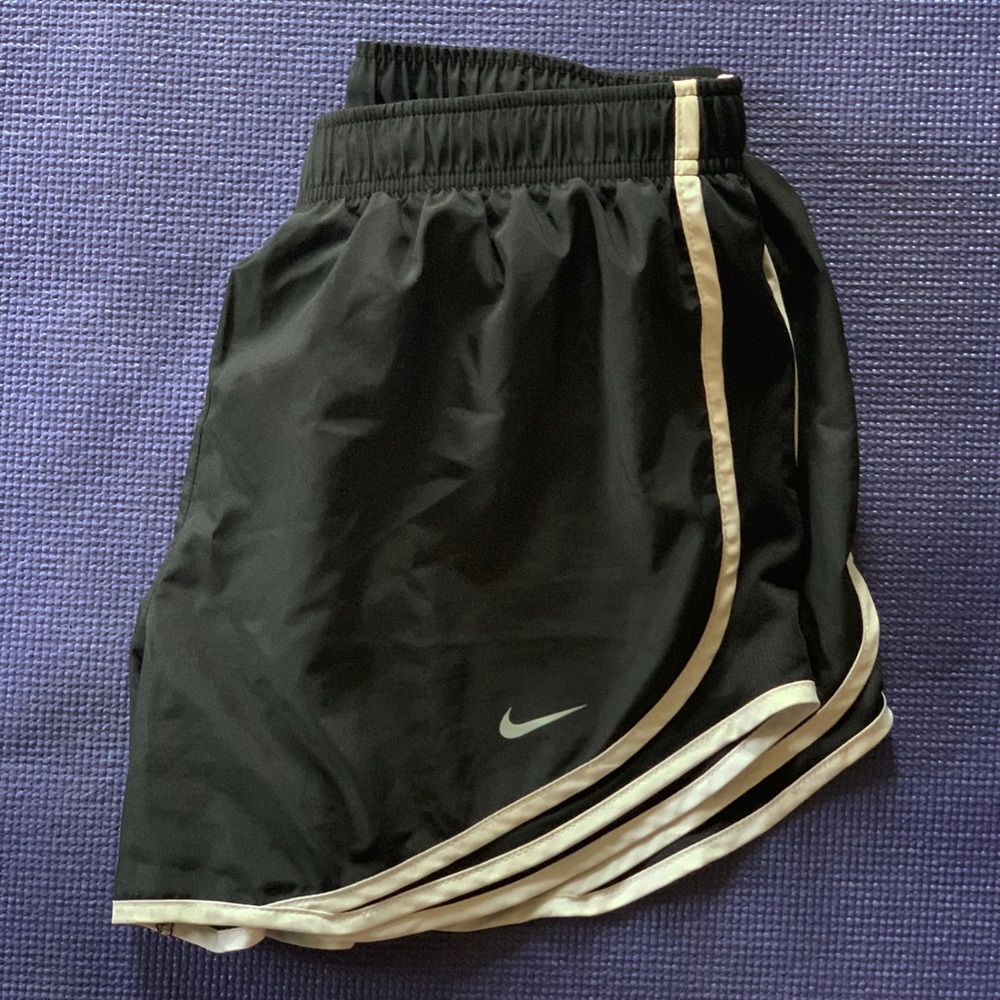 Black Nike shorts